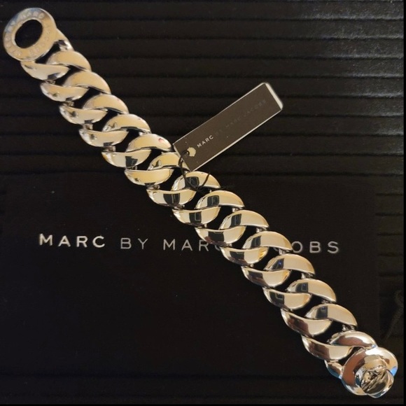 Marc by Marc Jacobs Katie Turn Lock Bracelet - Picture 5 of 11